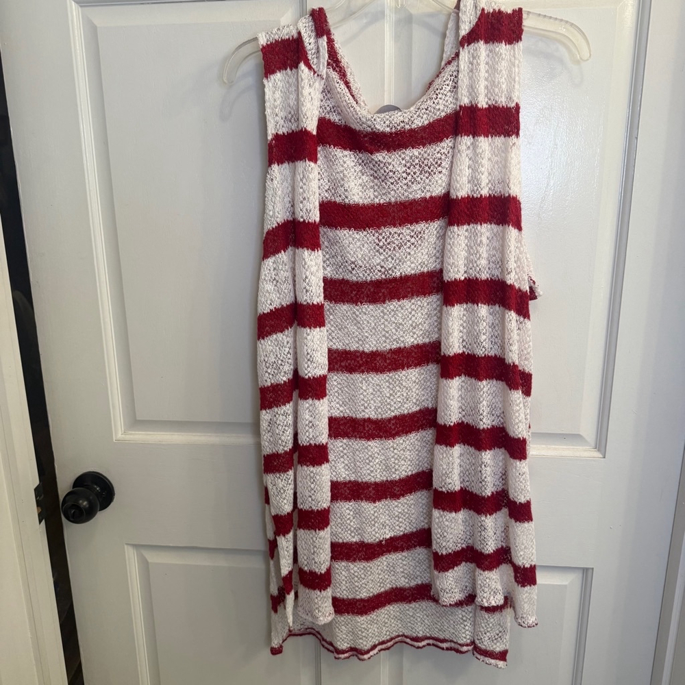 Women's Cult Class L White and Red Sleeveless hooded vest
